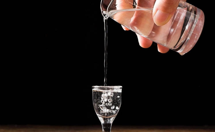 1770168467604152.jpg 白酒.jpg